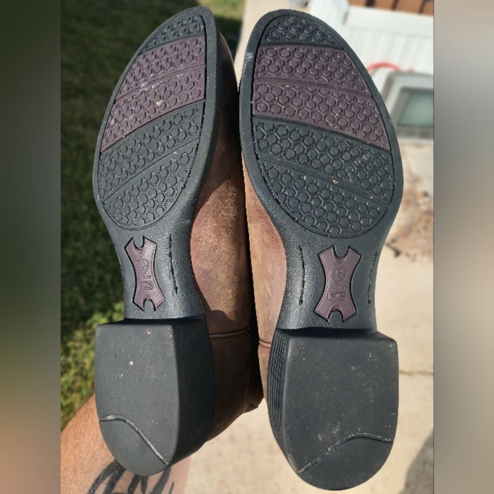 Ariat roper boots, brand new without box or tags. Worn once! Removable blemish